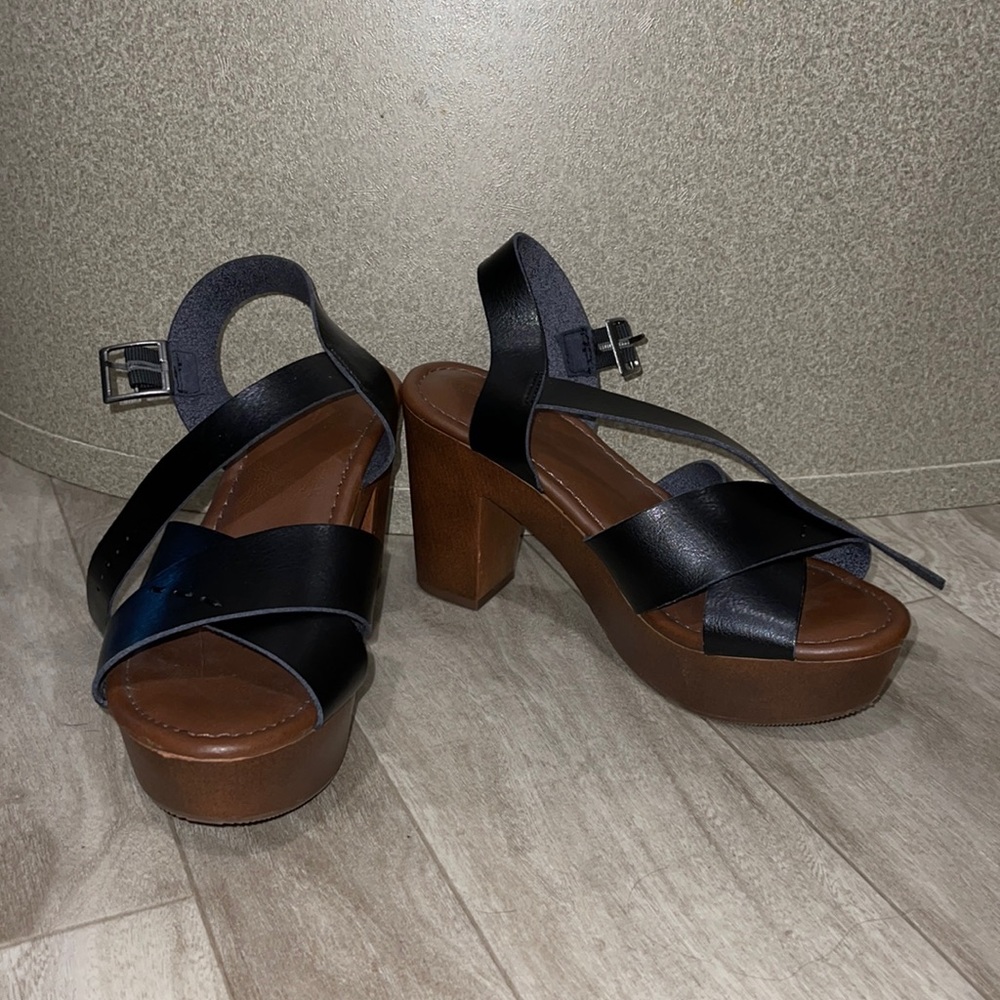 Wood Chunk Heel- Size 7 - Worn Once